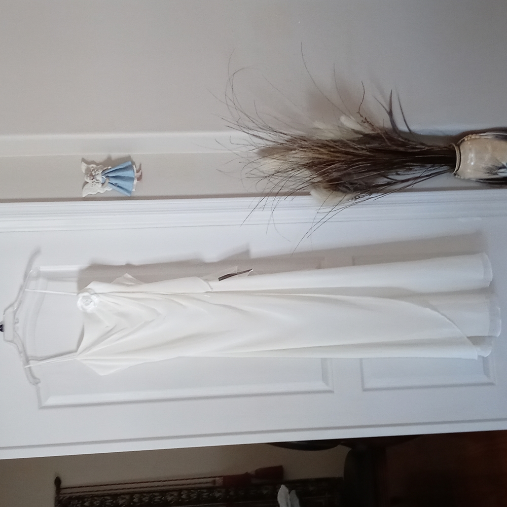 Size XL Landmark Ivory gown with Shawl
